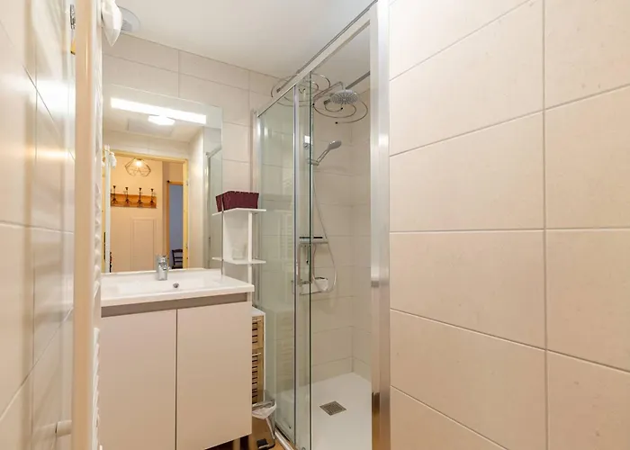 5 Personnes Avec Wifi, Parking, Proche Du A - Fr-1-695-78 아파트 Génos