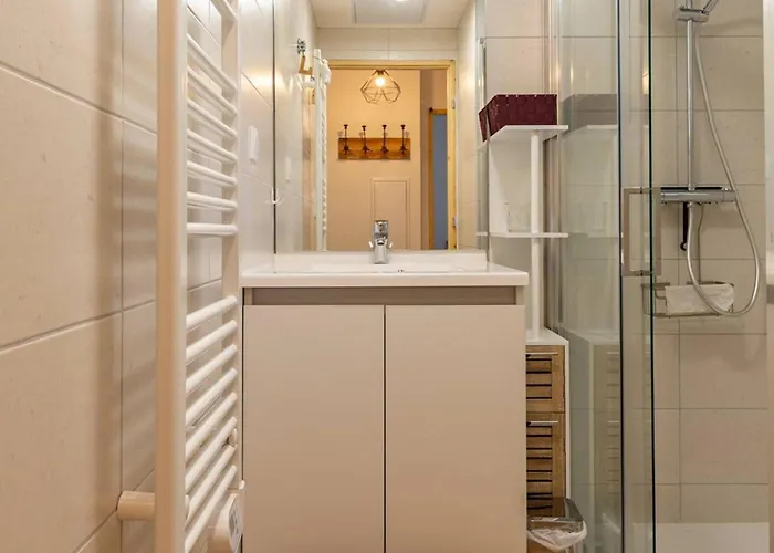 5 Personnes Avec Wifi, Parking, Proche Du A - Fr-1-695-78 * Génos